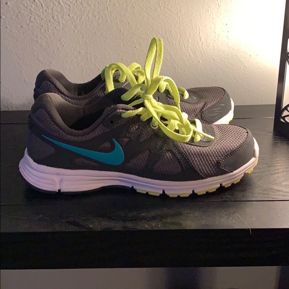 Nike Revolution 2 - Picture 2 of 6